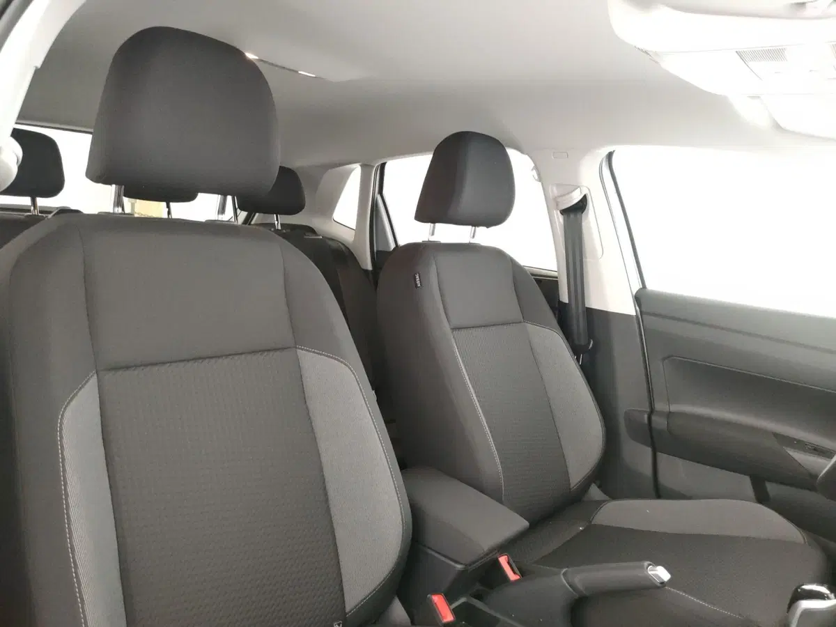 Volkswagen Polo nuova a Napoli (9)