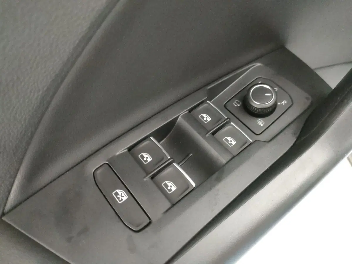 Volkswagen T-Cross nuova a Napoli (12)