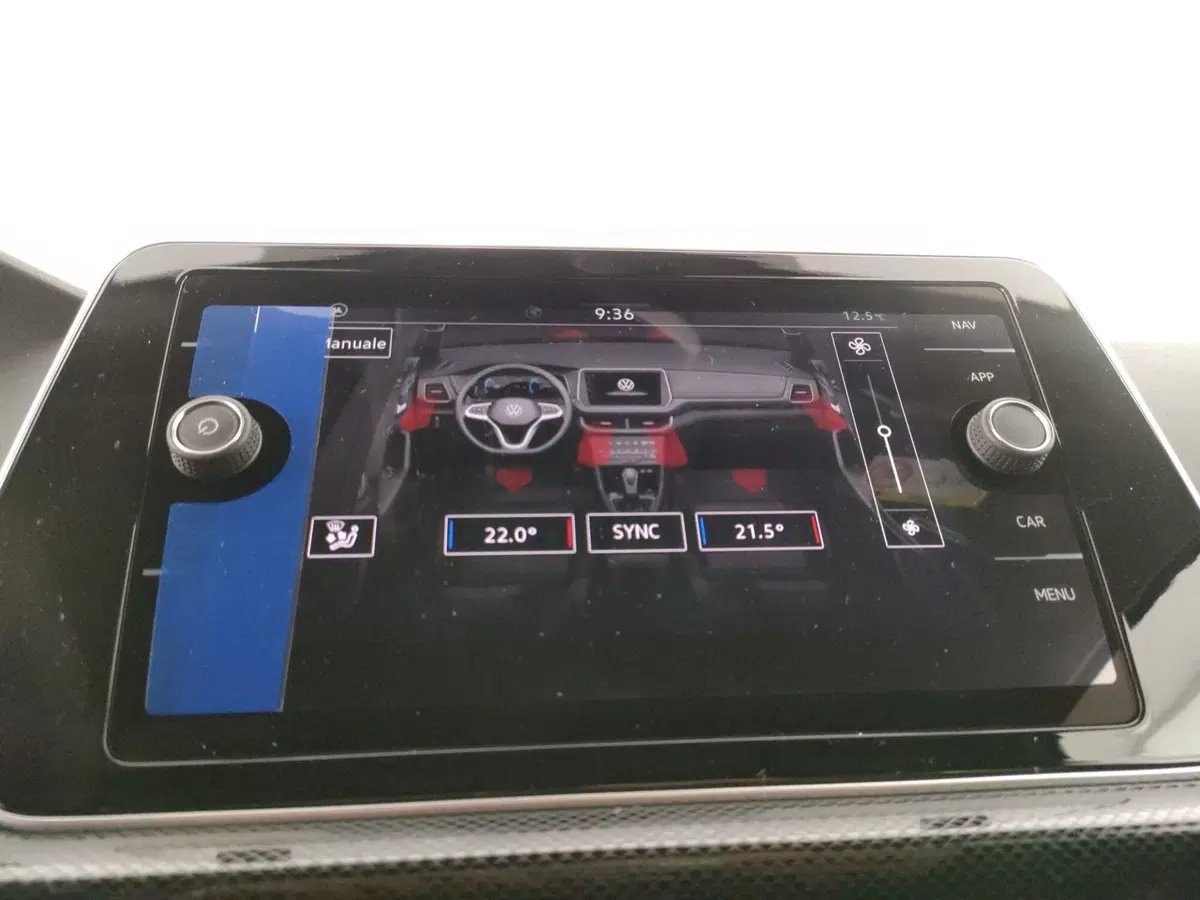 Volkswagen T-Cross nuova a Napoli (19)