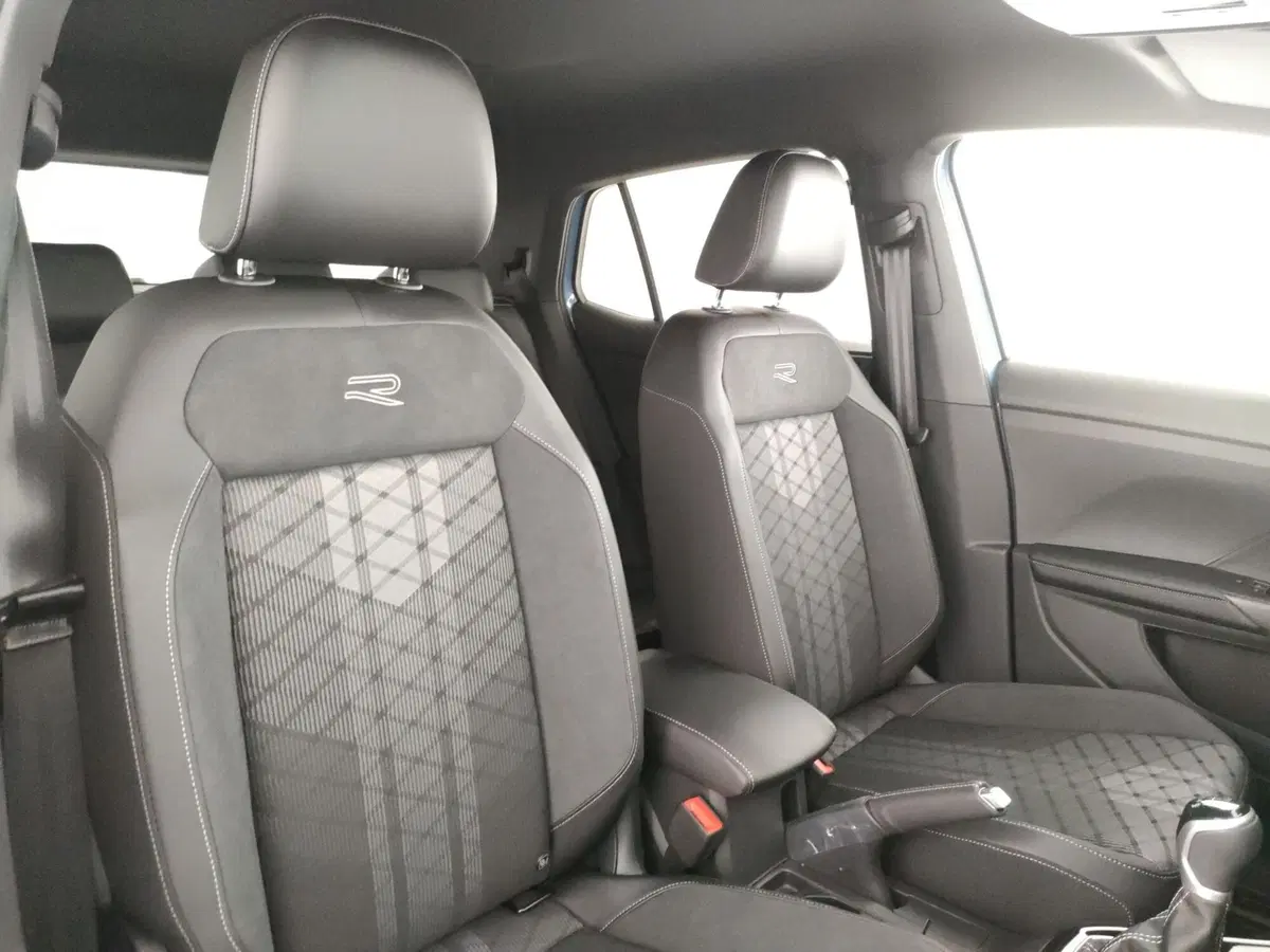 Volkswagen T-Cross nuova a Napoli (8)