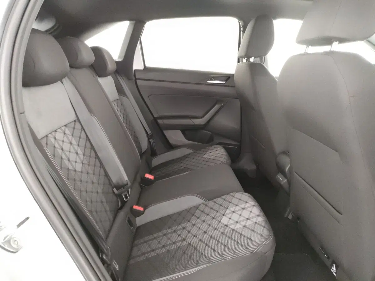 Volkswagen Taigo nuova a Napoli (10)