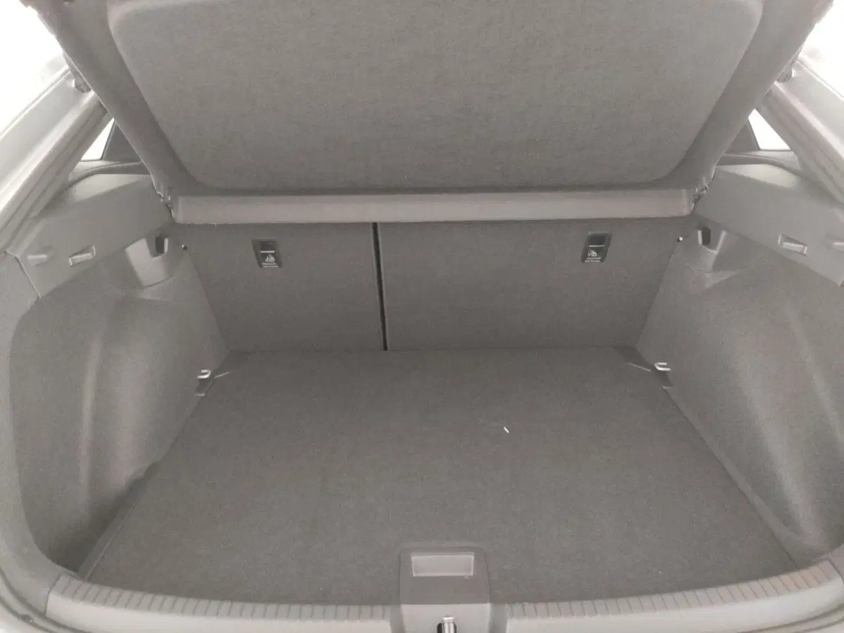 Volkswagen Taigo nuova a Napoli (11)