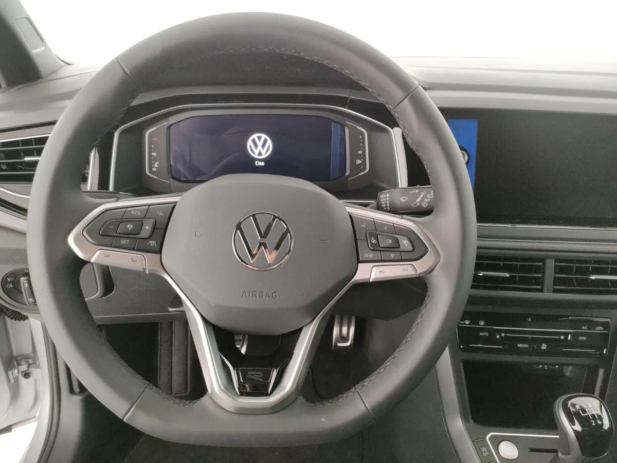 Volkswagen Taigo nuova a Napoli (16)