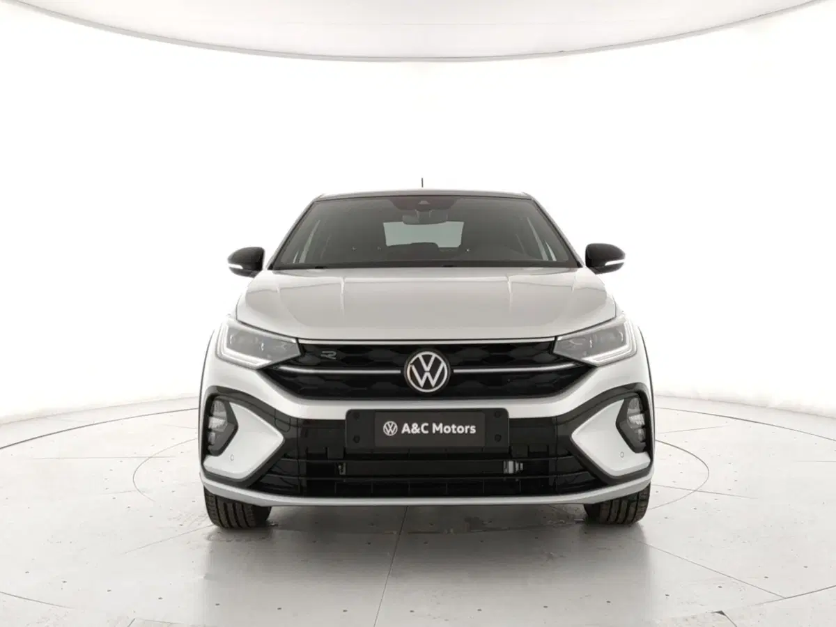 Volkswagen Taigo nuova a Napoli (2)
