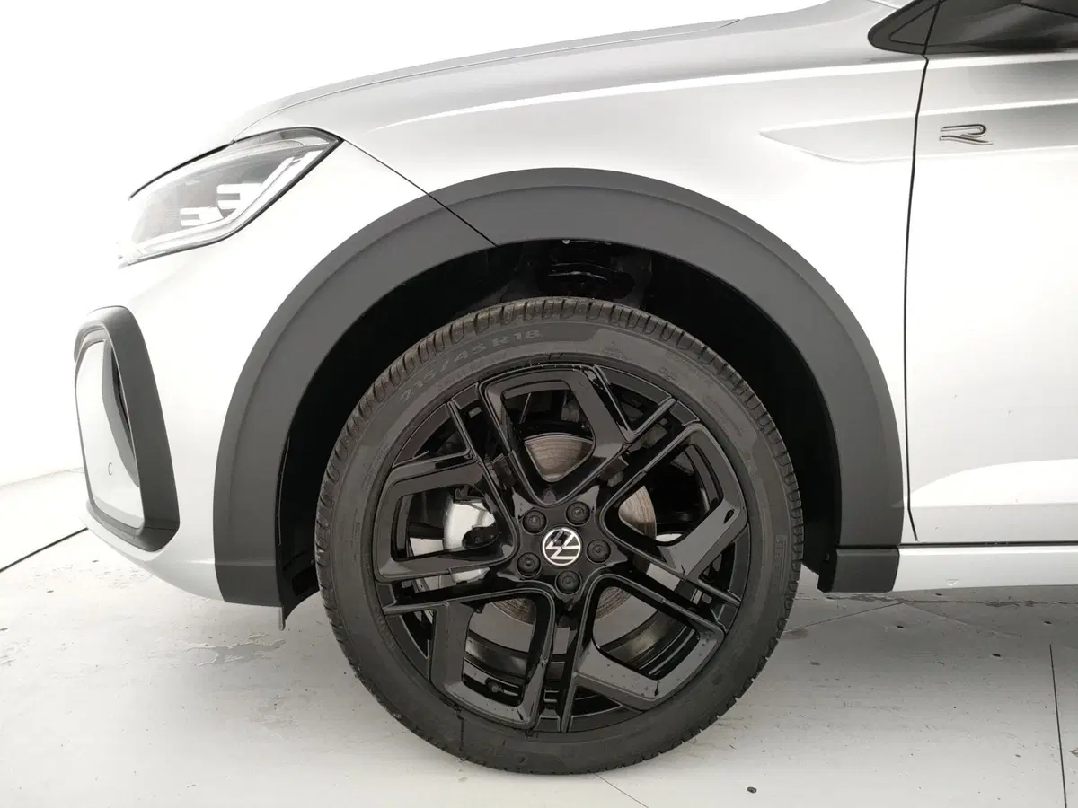 Volkswagen Taigo nuova a Napoli (5)