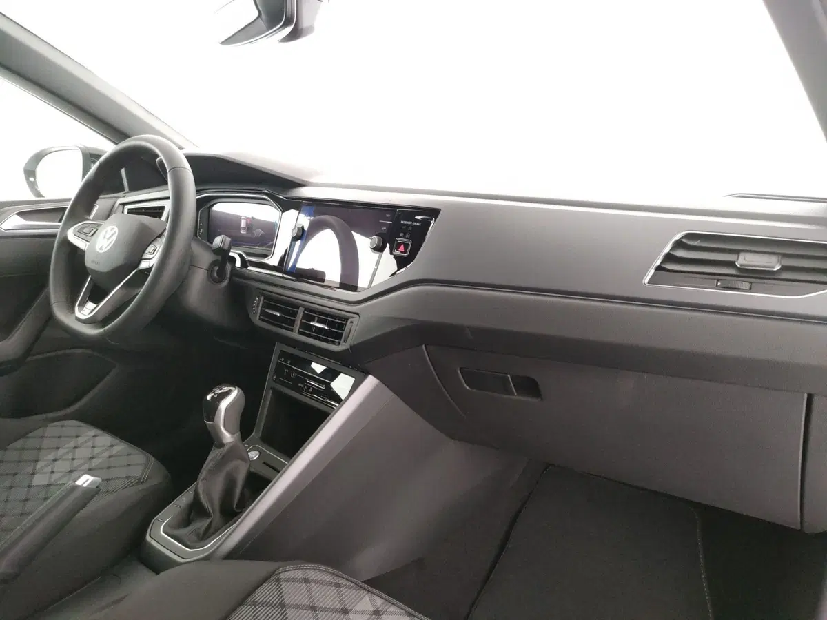 Volkswagen Taigo nuova a Napoli (6)