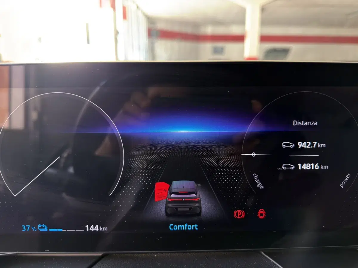 Renault Megane E-Tech Electric usata a Milano (10)