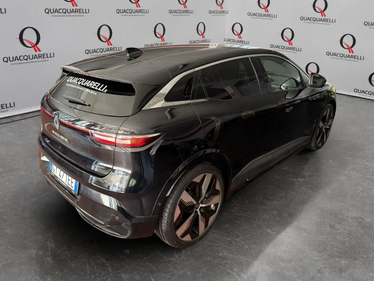 Renault Megane E-Tech Electric usata a Milano (4)
