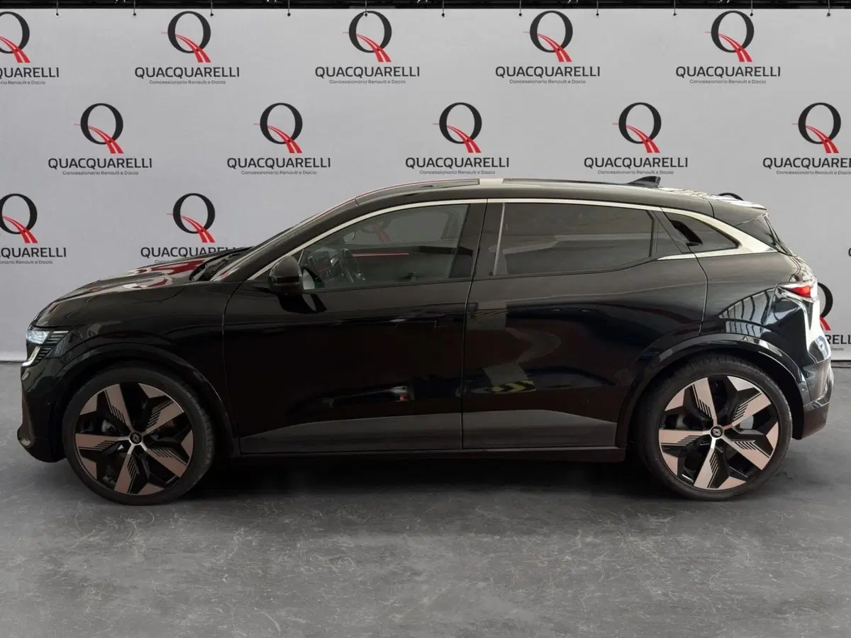 Renault Megane E-Tech Electric usata a Milano (7)