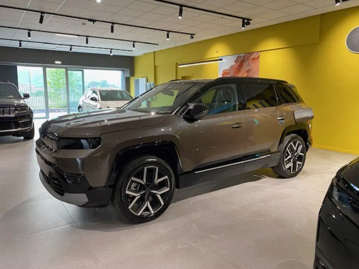 Jeep Compass nuova a Benevento (10)
