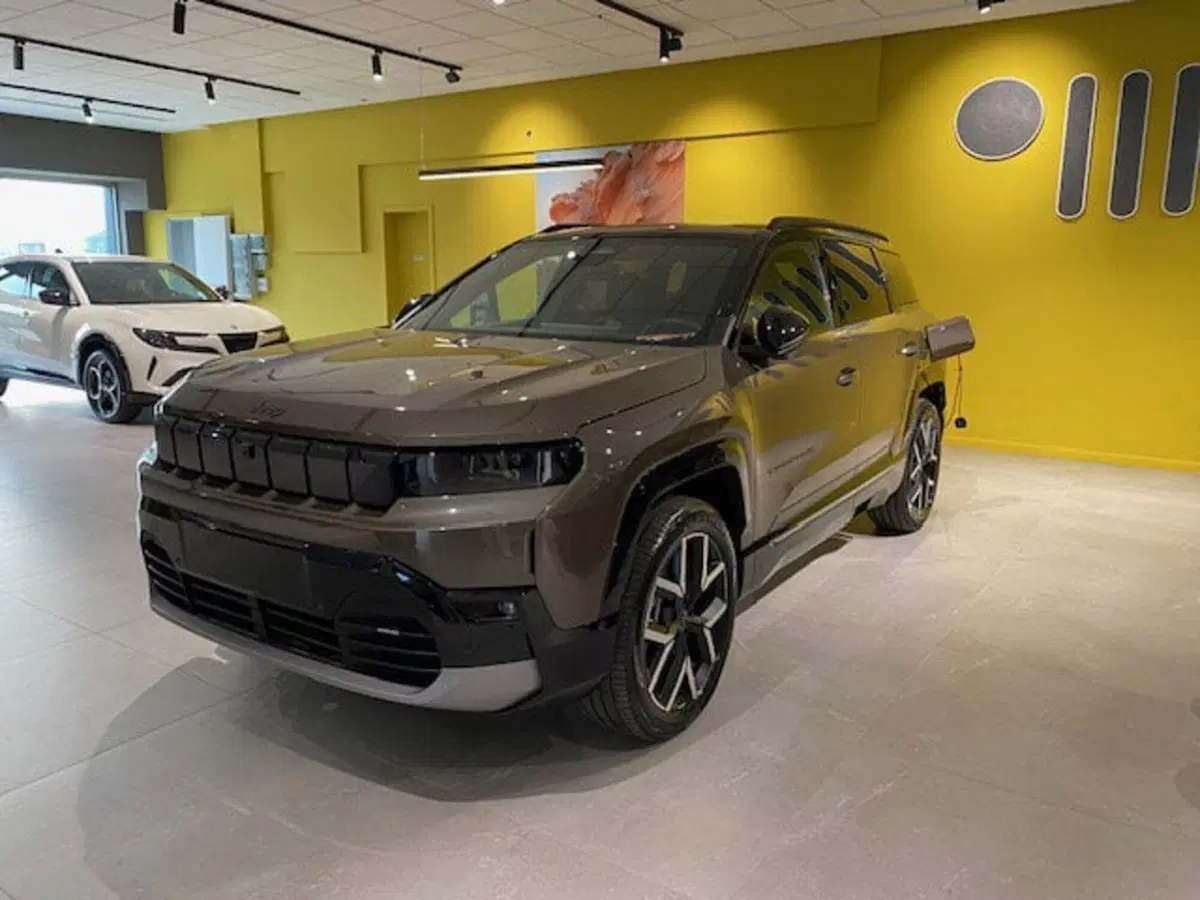 Jeep Compass nuova a Benevento (11)