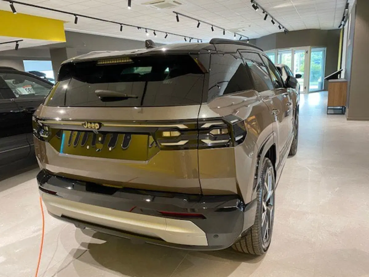 Jeep Compass nuova a Benevento (7)