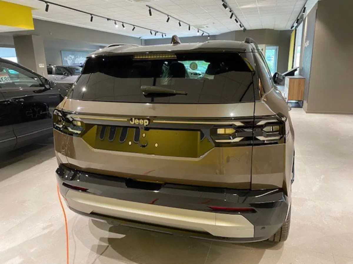 Jeep Compass nuova a Benevento (8)
