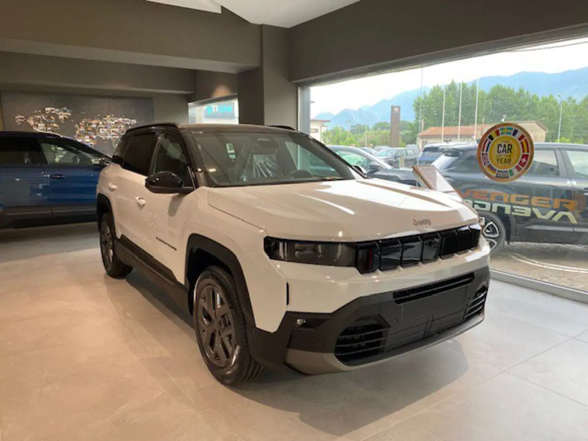 Jeep Compass nuova a Benevento (14)
