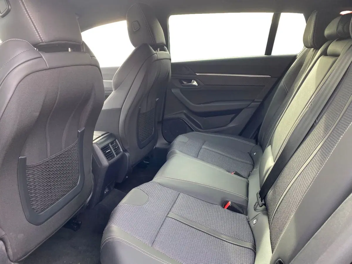 Peugeot 508 SW nuova a Salerno (7)