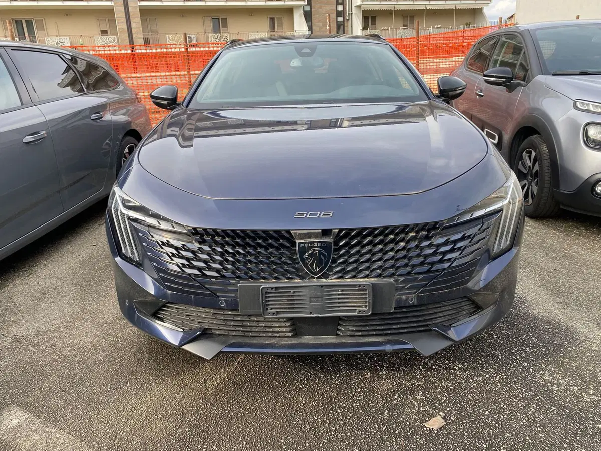 Peugeot 508 SW nuova a Salerno (9)