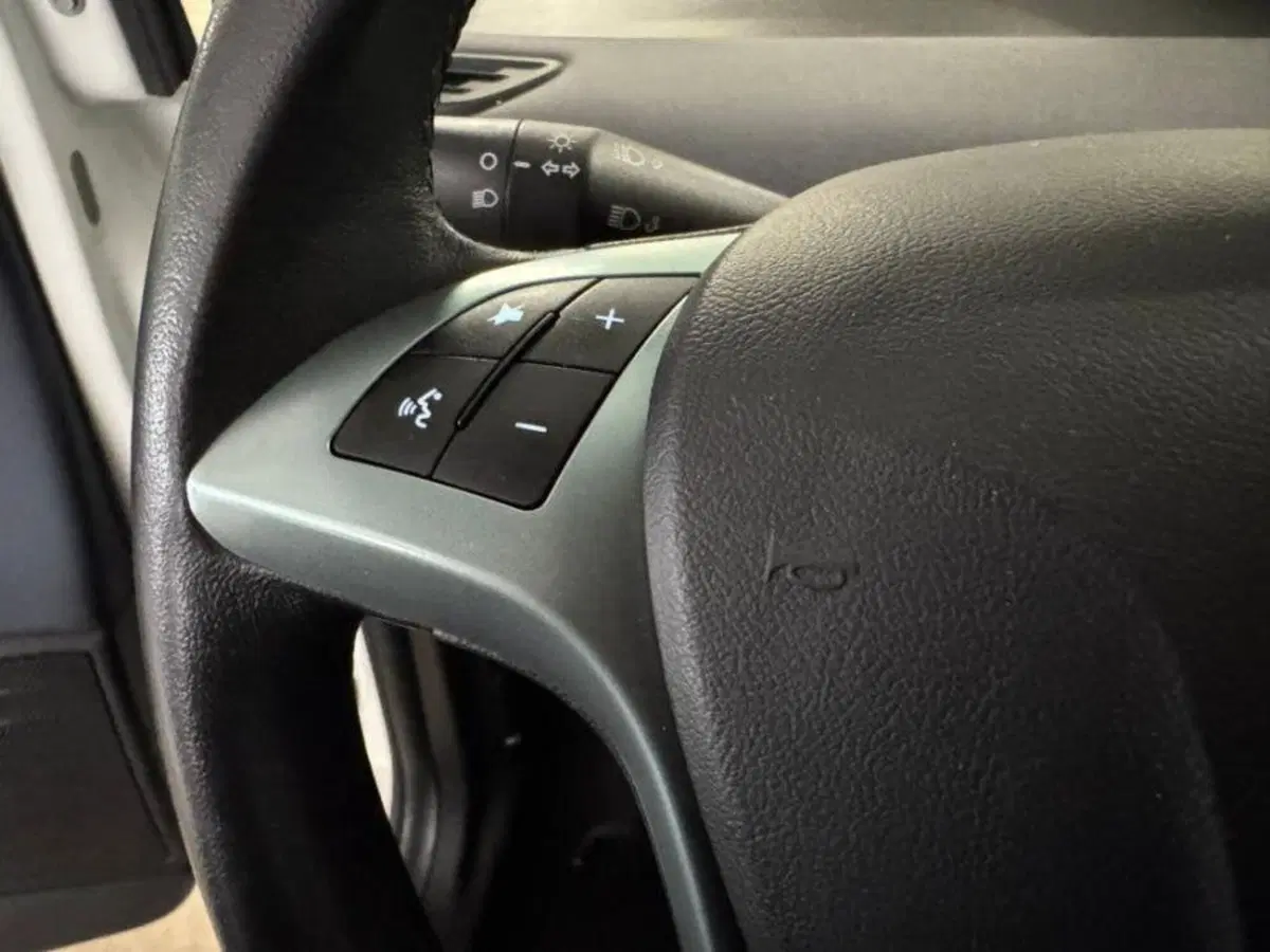 Lancia Ypsilon usata a Salerno (17)