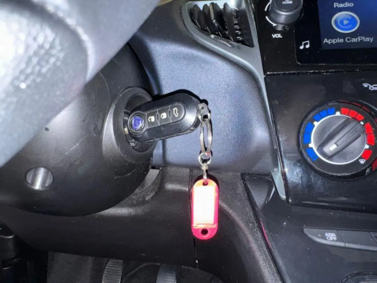 Lancia Ypsilon usata a Salerno (19)