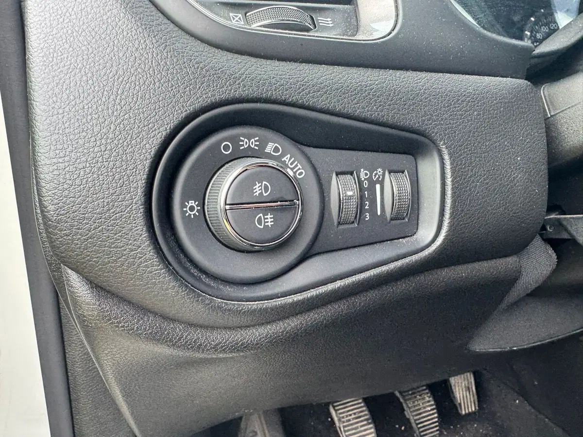 Jeep Renegade usata a Salerno (17)
