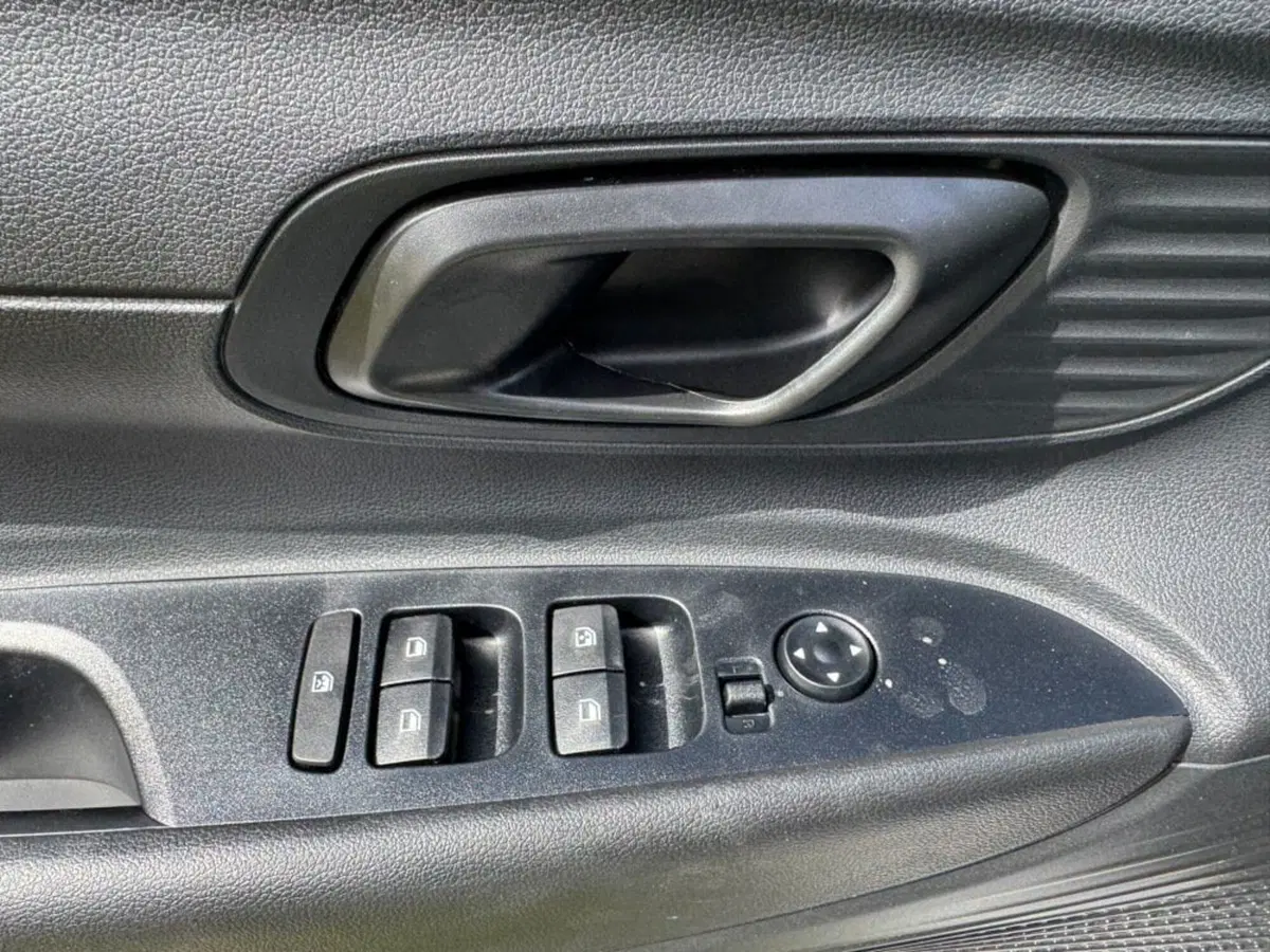 Hyundai i20 nuova a Salerno (16)
