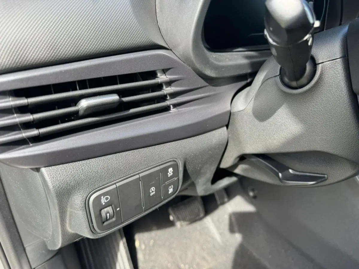 Hyundai i20 nuova a Salerno (17)
