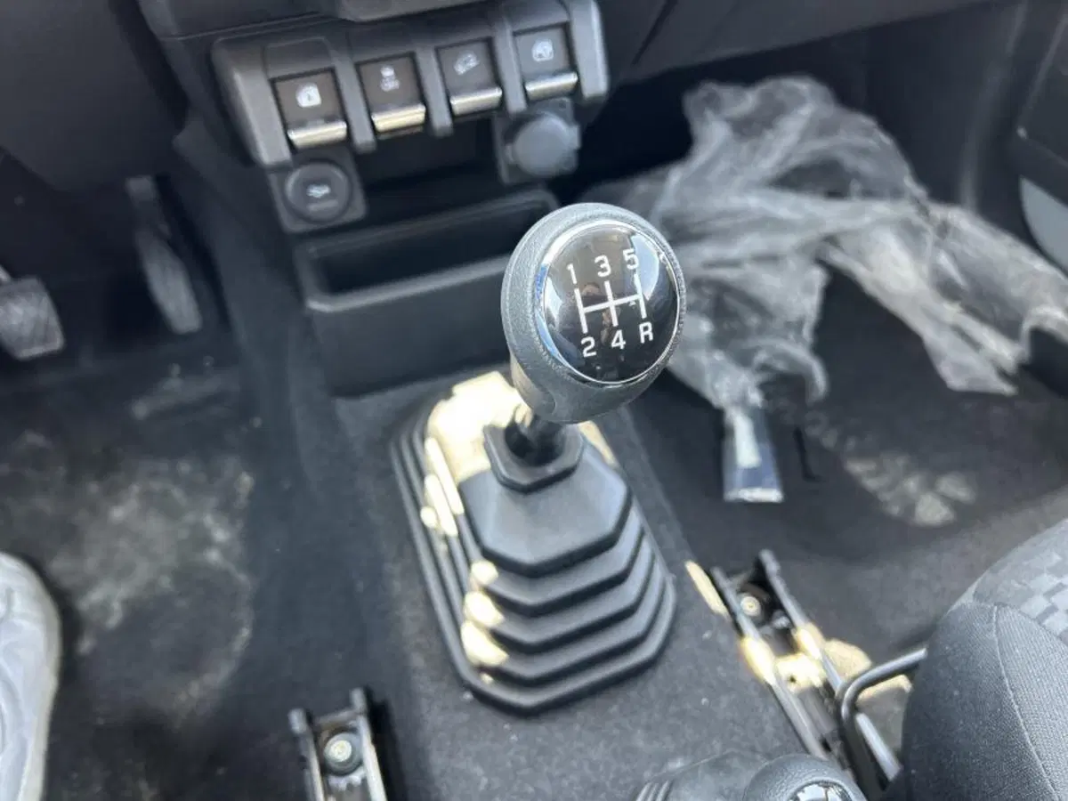 Suzuki Jimny nuova a Cuneo (10)