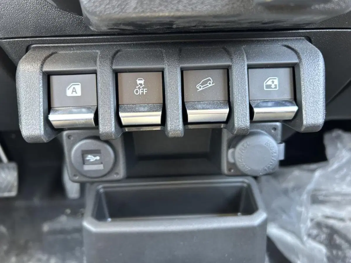 Suzuki Jimny nuova a Cuneo (12)