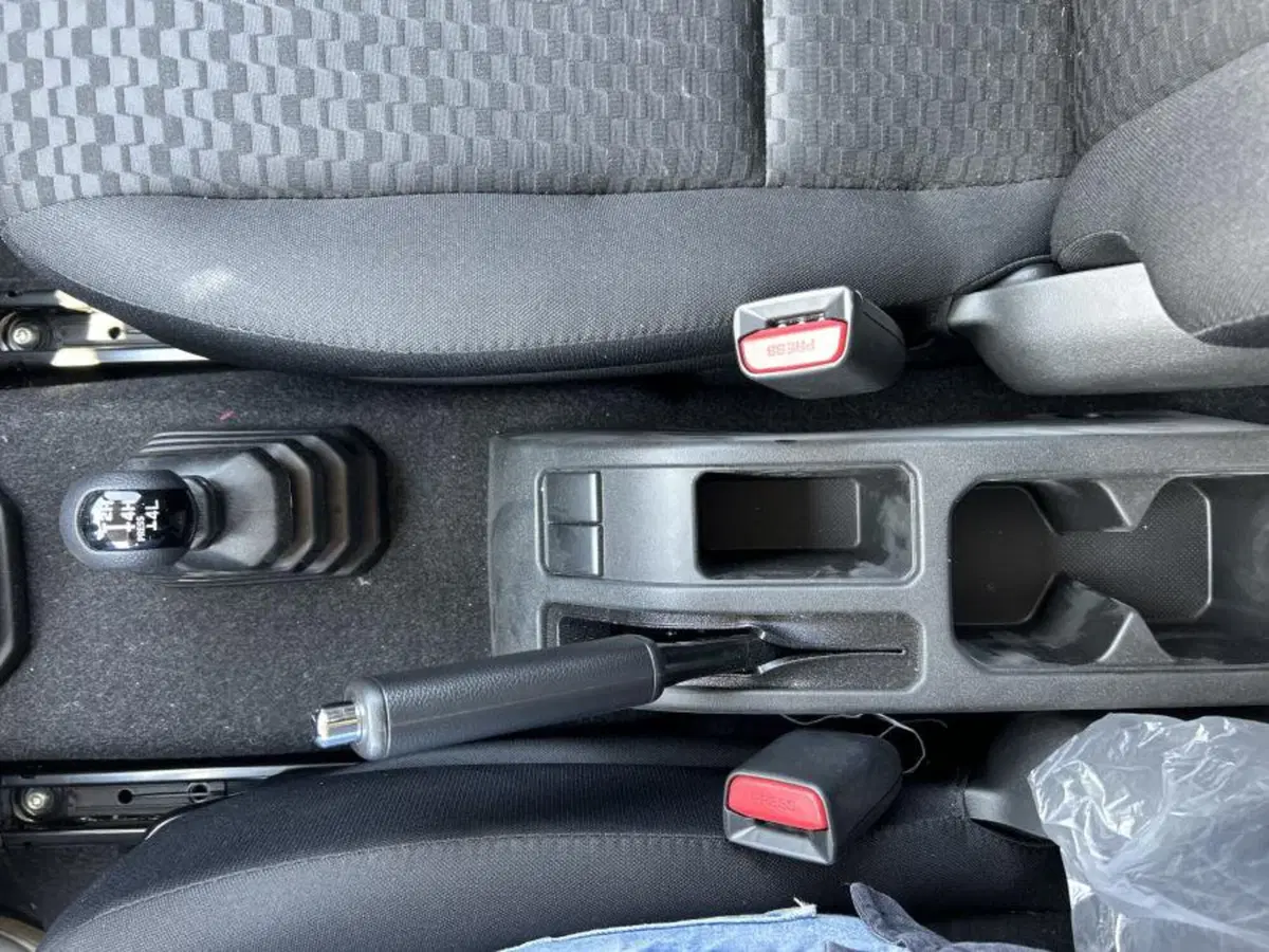 Suzuki Jimny nuova a Cuneo (17)