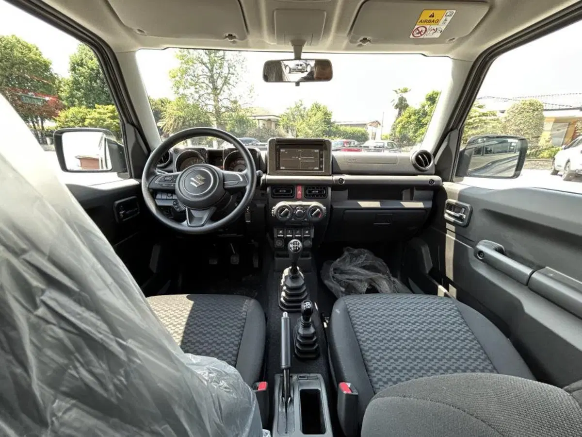 Suzuki Jimny nuova a Cuneo (9)