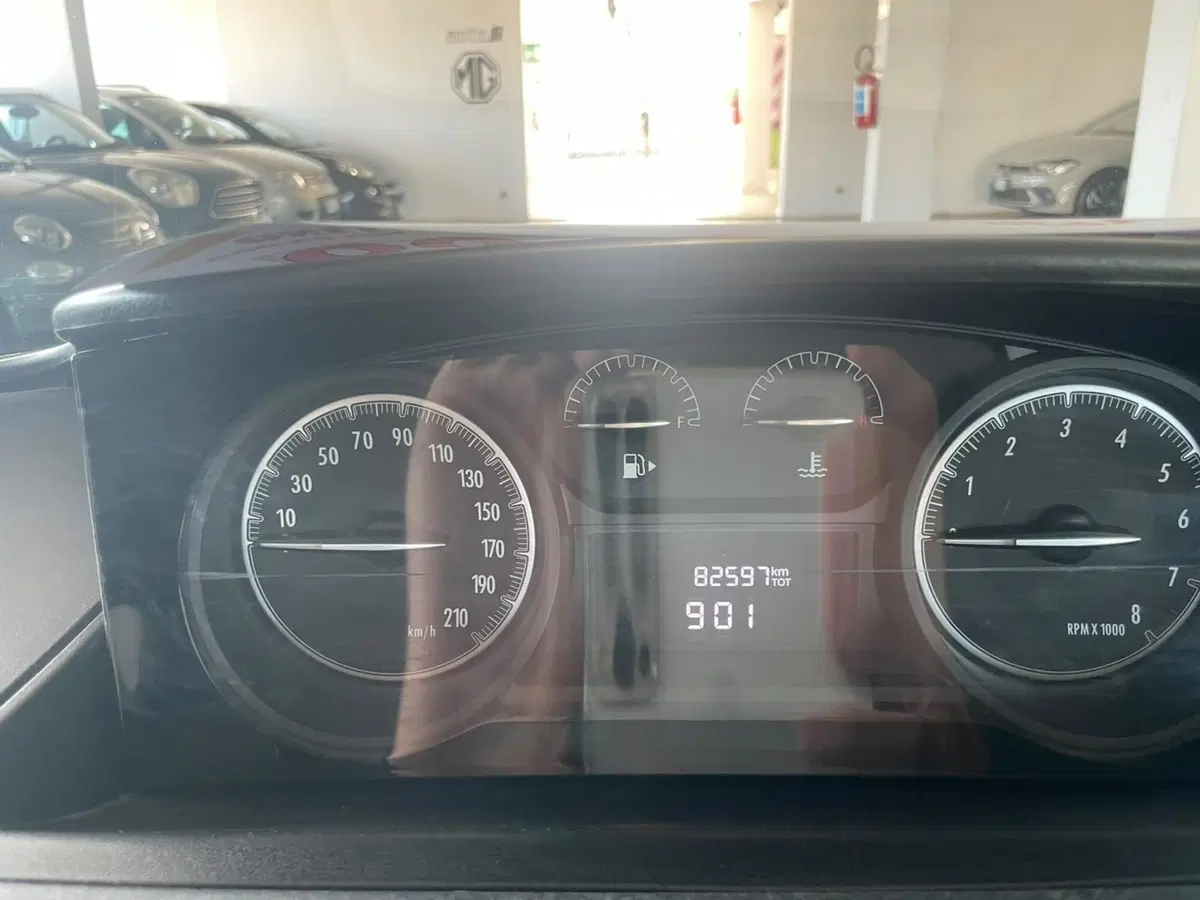 Lancia Ypsilon usata a Lucca (11)