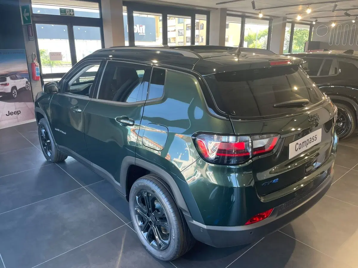 Jeep Compass nuova a Lucca (2)