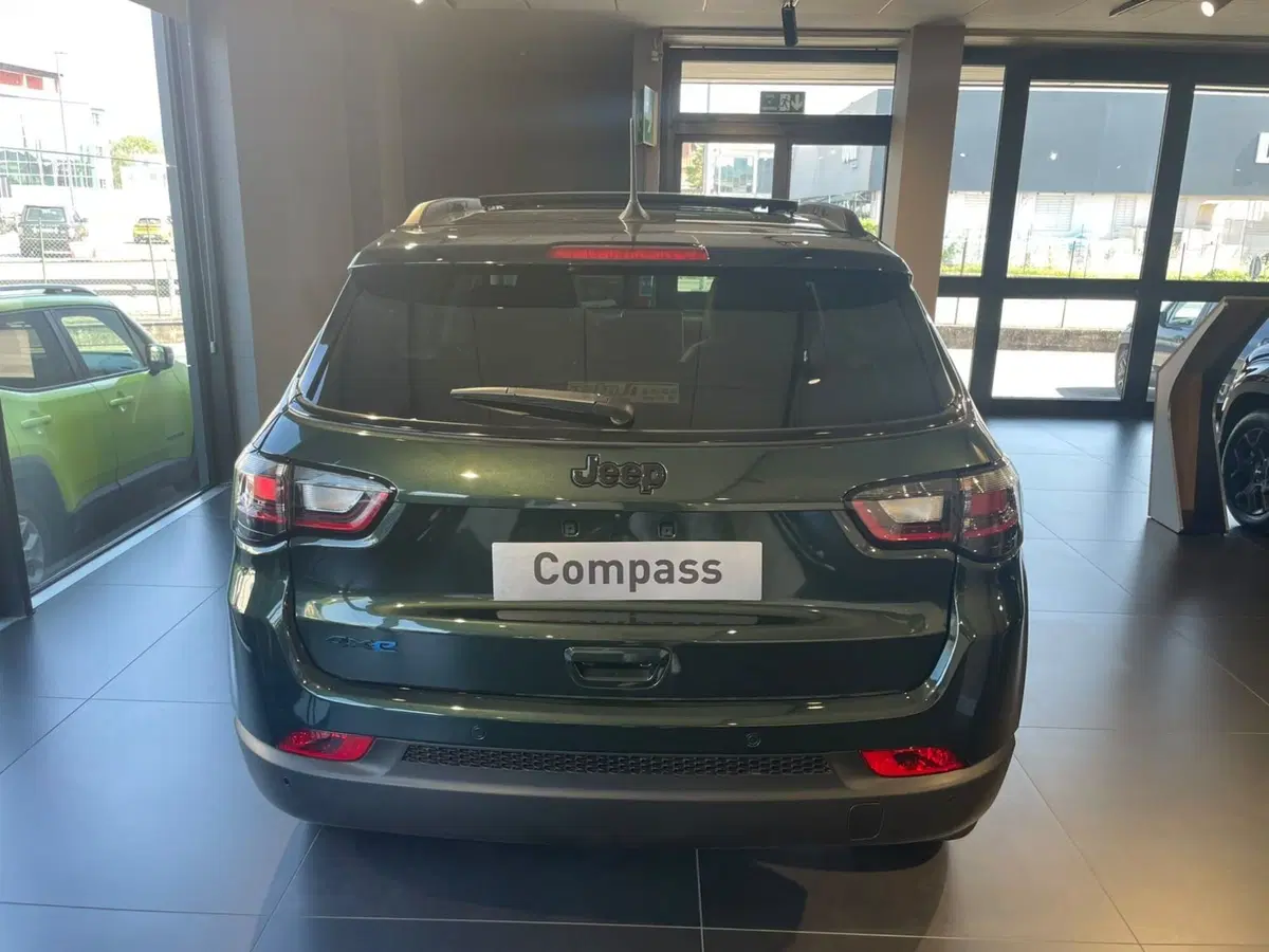 Jeep Compass nuova a Lucca (3)