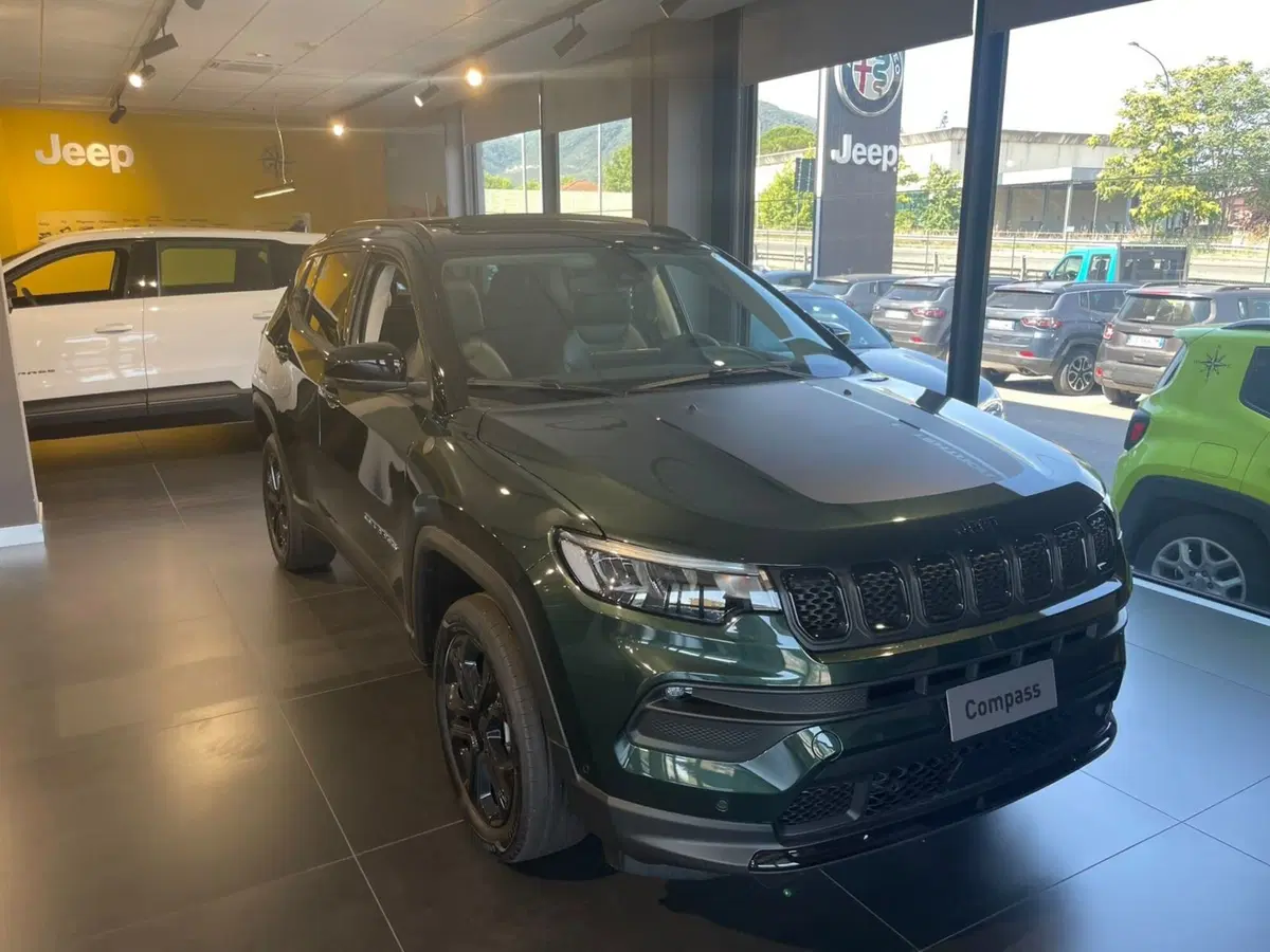 Jeep Compass nuova a Lucca (5)