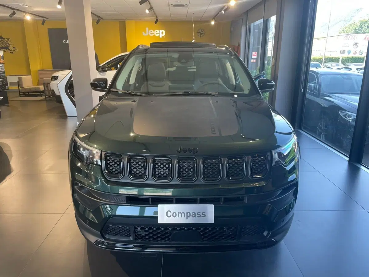 Jeep Compass nuova a Lucca (7)