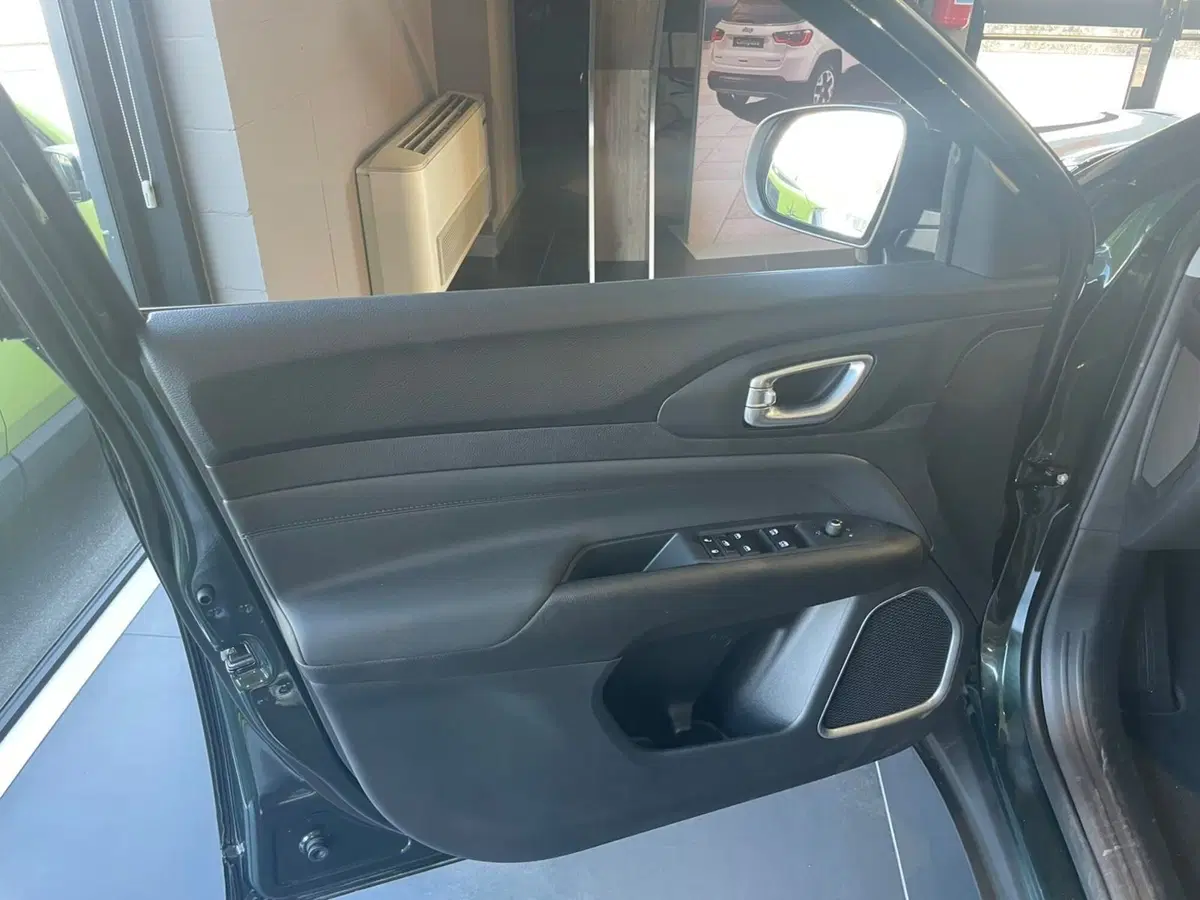 Jeep Compass nuova a Lucca (8)