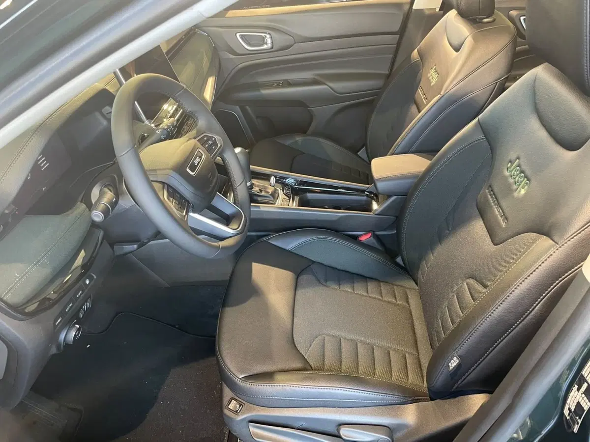 Jeep Compass nuova a Lucca (9)