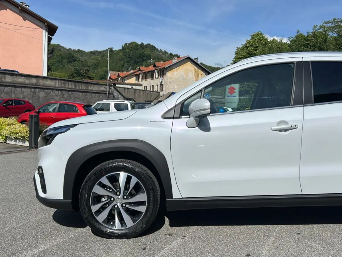 Suzuki S-Cross nuova a Vercelli (12)