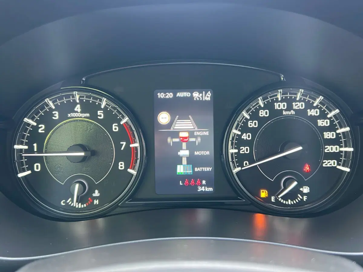 Suzuki S-Cross nuova a Vercelli (13)