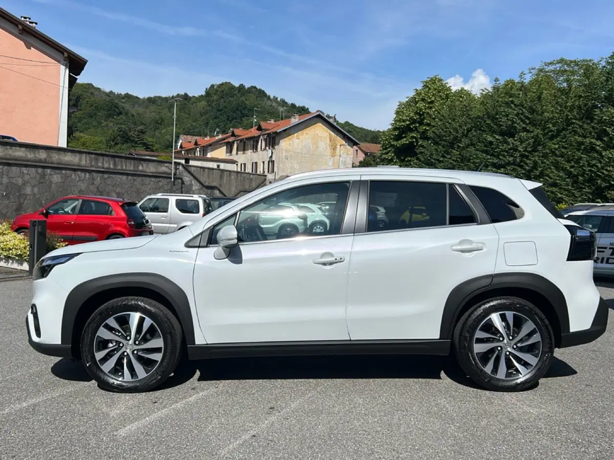 Suzuki S-Cross nuova a Vercelli (4)