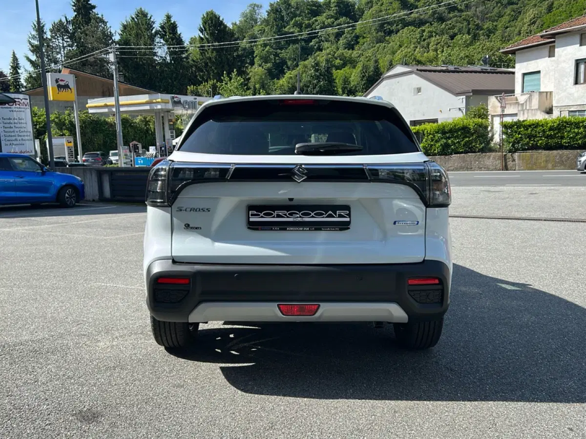 Suzuki S-Cross nuova a Vercelli (6)