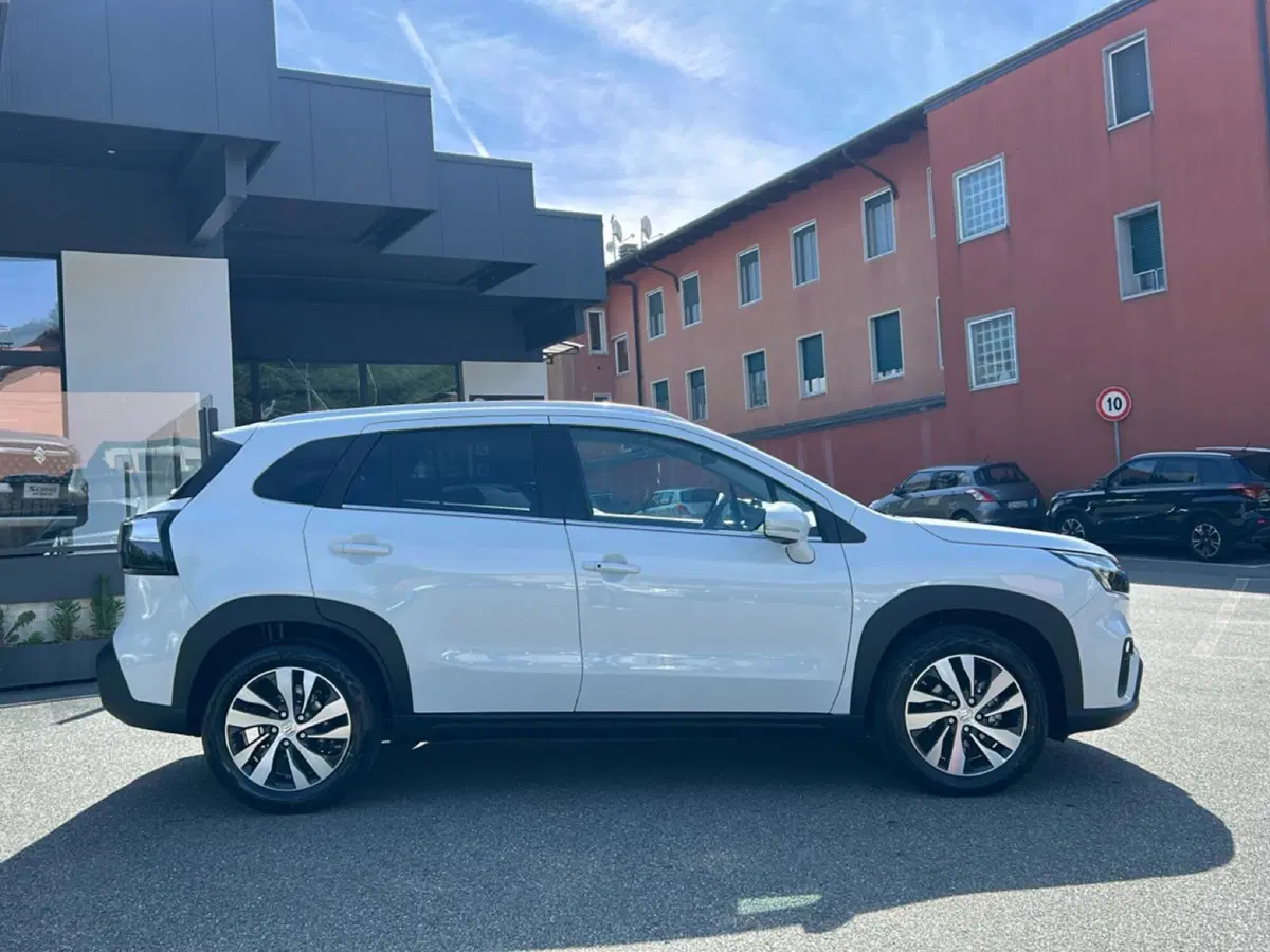 Suzuki S-Cross nuova a Vercelli (8)
