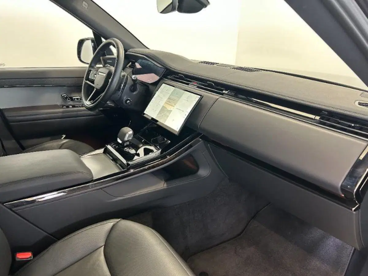 Land Rover Range Rover Sport usata a Venezia (12)