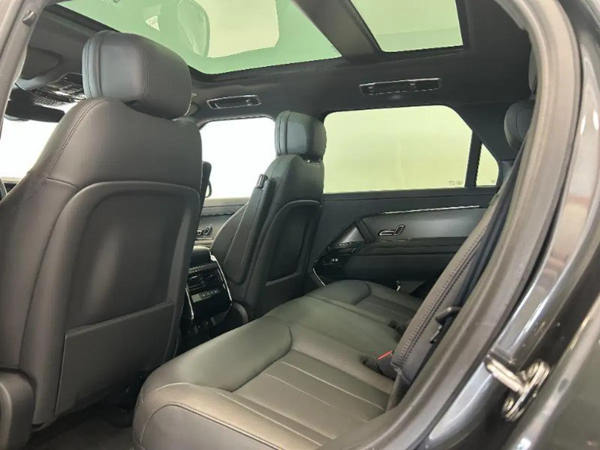 Land Rover Range Rover Sport usata a Venezia (17)