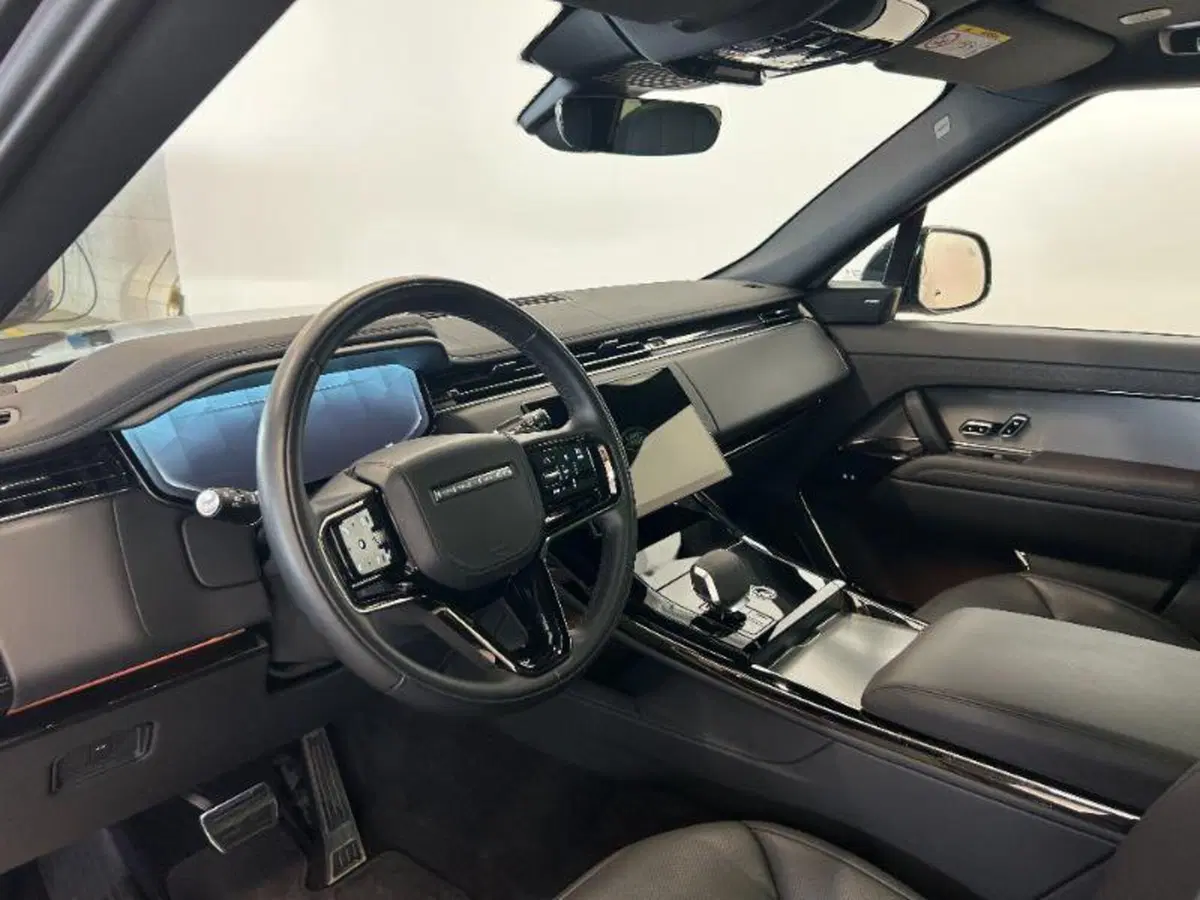 Land Rover Range Rover Sport usata a Venezia (18)
