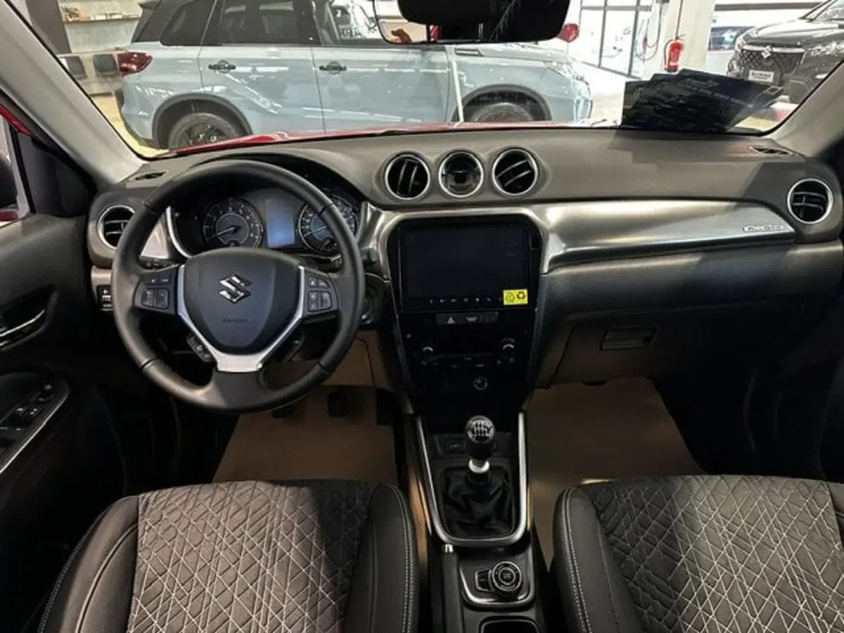Suzuki Vitara nuova a Vercelli (6)