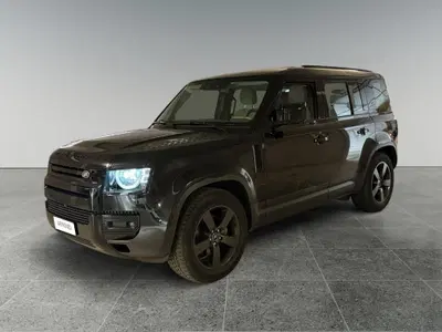 Land Rover Defender 110 3.0d i6 mhev X-Dynamic SE awd 200cv auto del 2023 usata a Trento