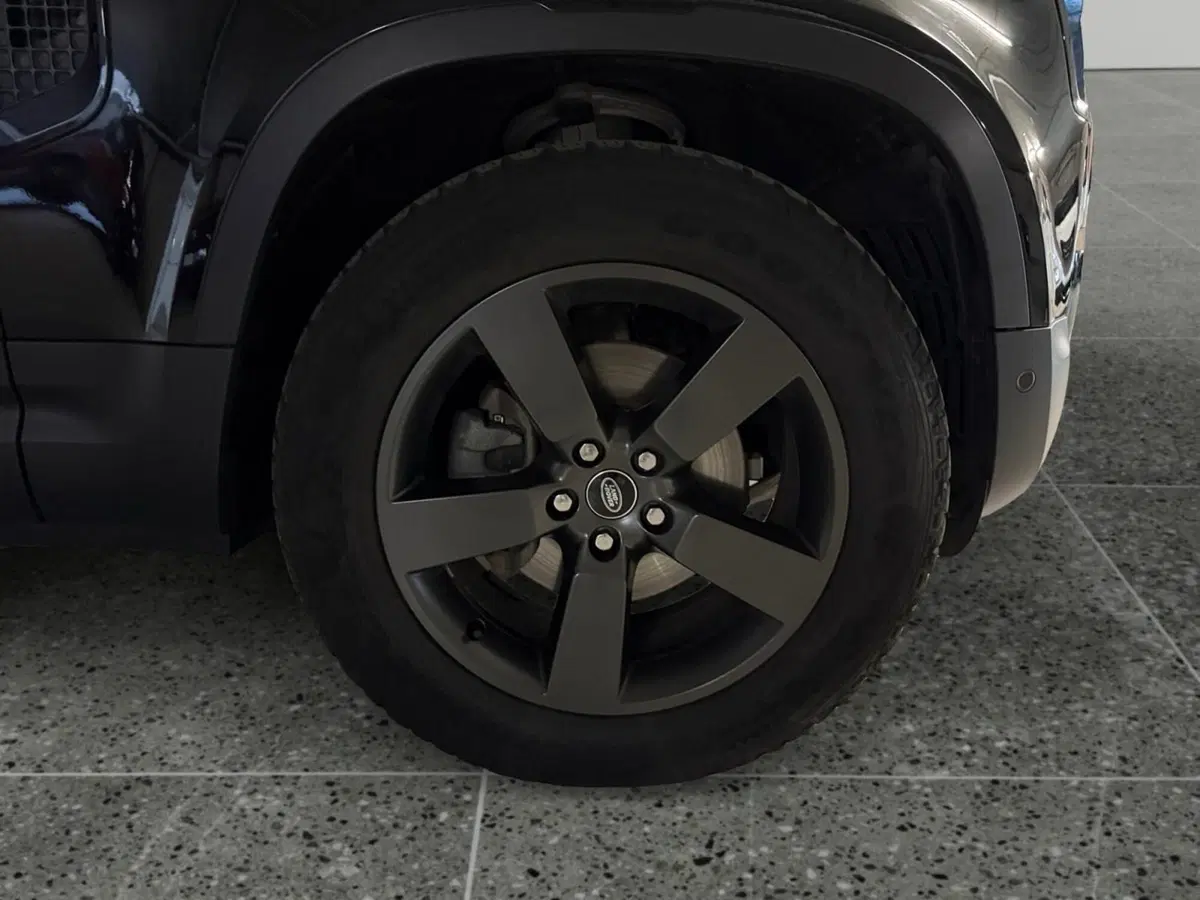 Land Rover Defender usata a Trento (9)