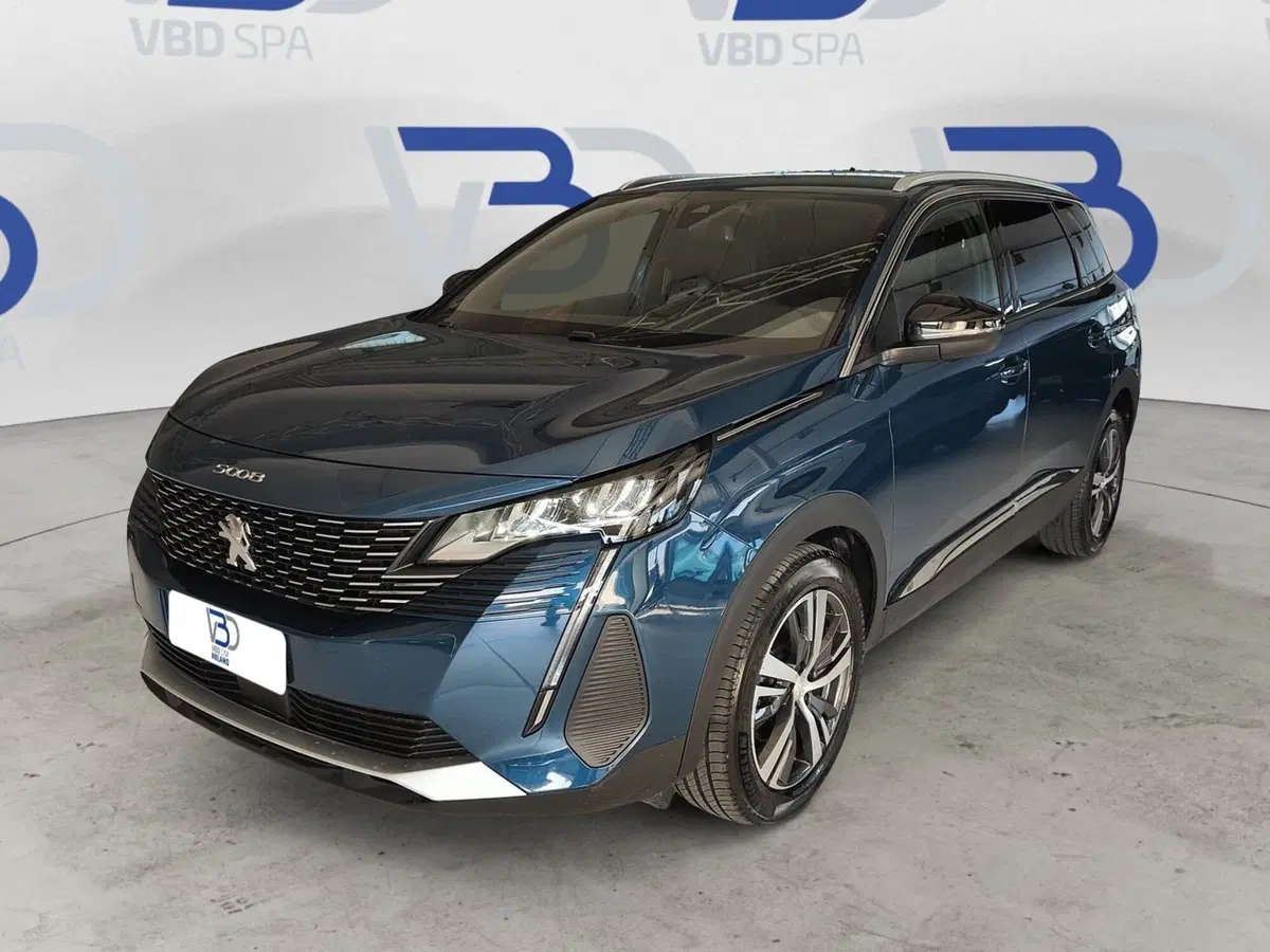 Peugeot 5008 usata a Milano