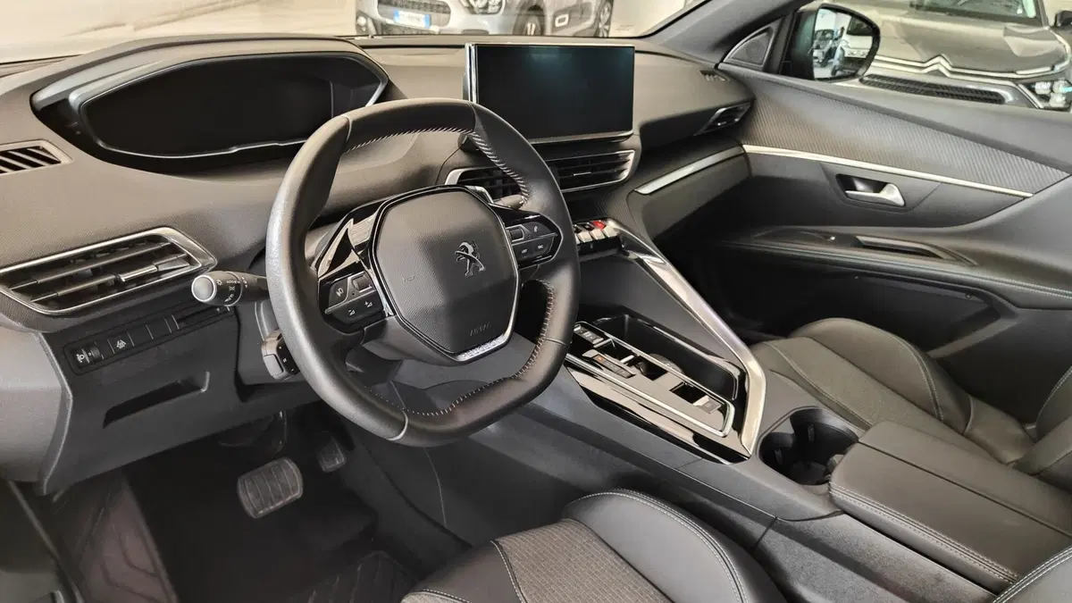 Peugeot 5008 usata a Milano (11)