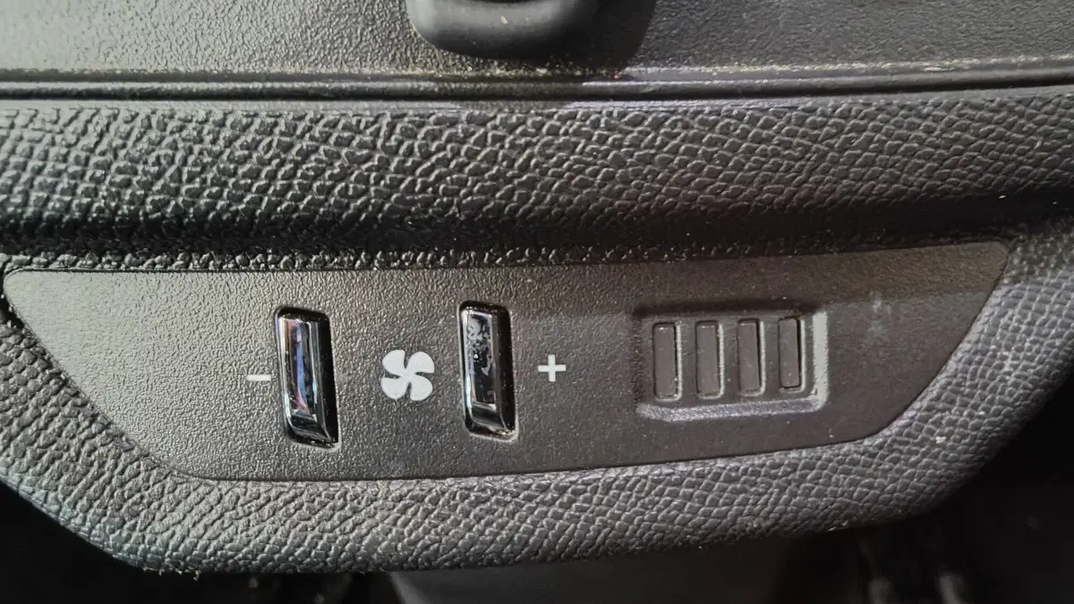 Peugeot 5008 usata a Milano (13)